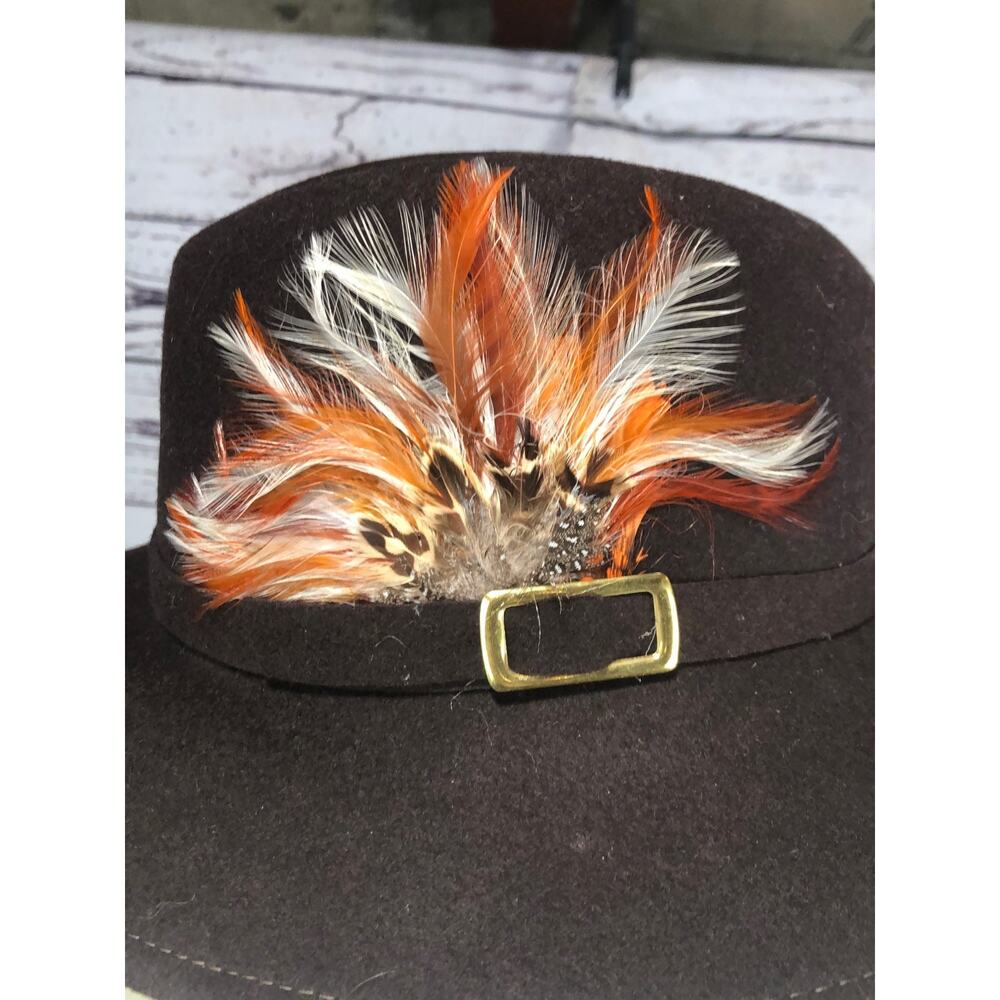 Vintage Doeskin Brown hat with Fall colored feathers - Picture 2 of 12